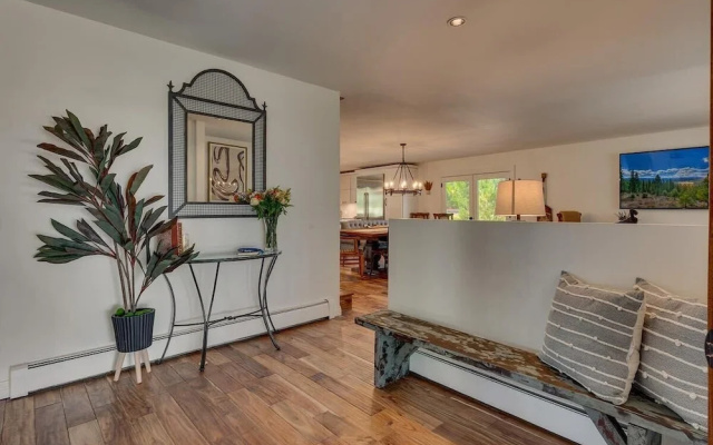 @ Marbella Lane - Eccentric 4BR Modern Ranch Home