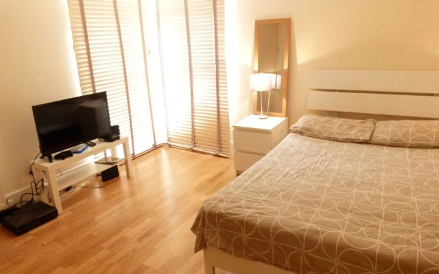 SS Property Hub - Kensington Area Family Apartment
