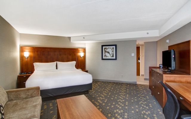 Holiday Inn Oakville Centre by IHG
