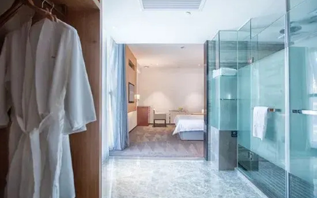 KingStay Hotel