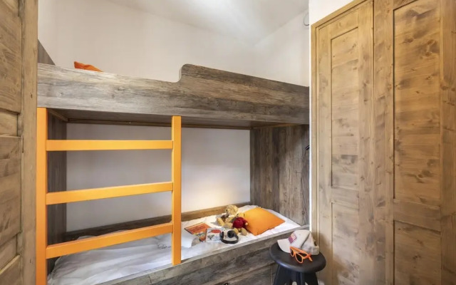 Holiday Home in Les Deux Alpes With Balcony