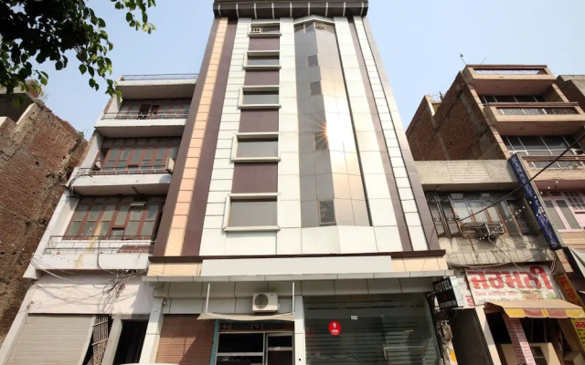 OYO 1610 Hotel Star Metro Inn