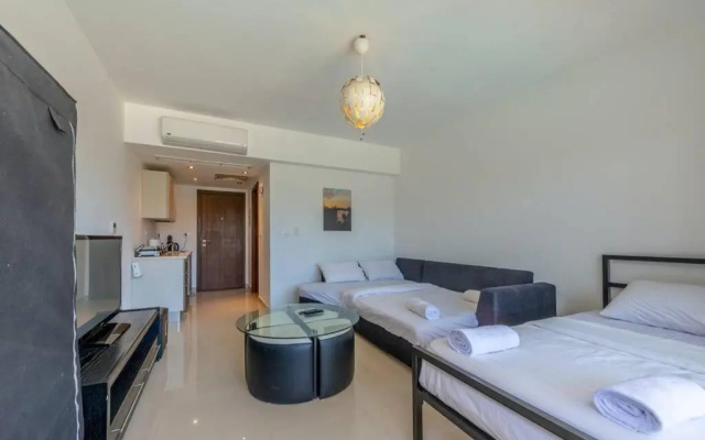 Cozy studio in GCribs with pool - Golden Apartments
