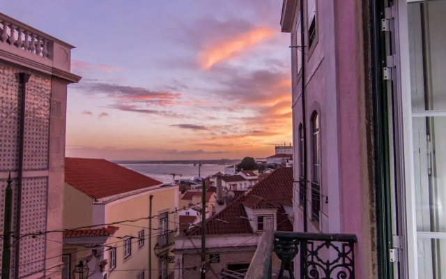 Alfama Patio Hostel