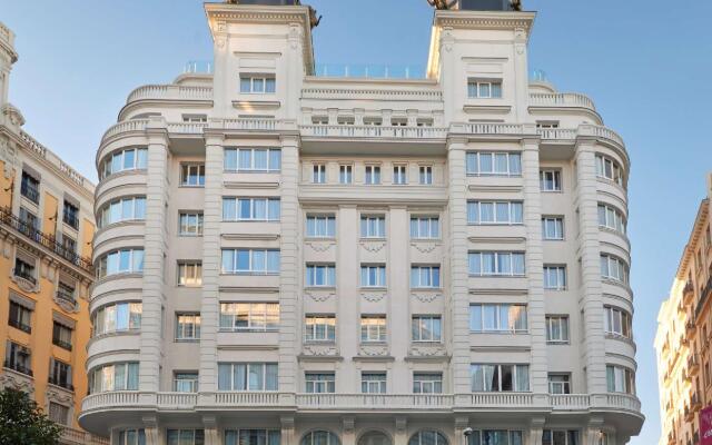 Отель Hyatt Centric Gran Via Madrid вид на фасад