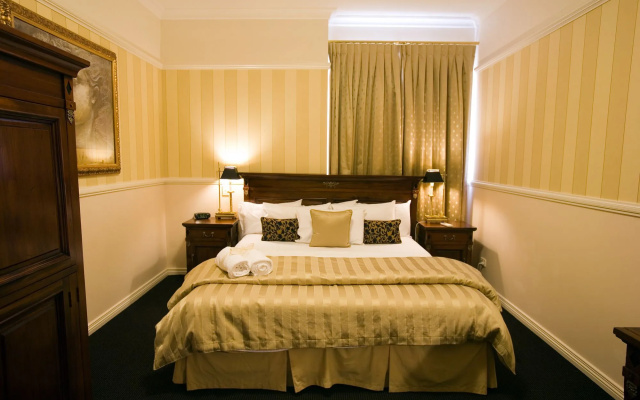 Redearth Hotel