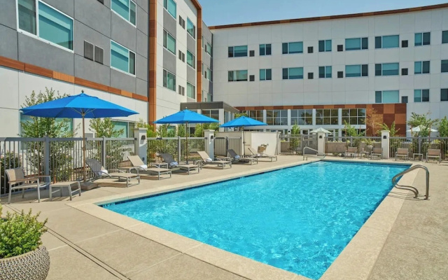 Element by Marriott Bainbridge Riverfront