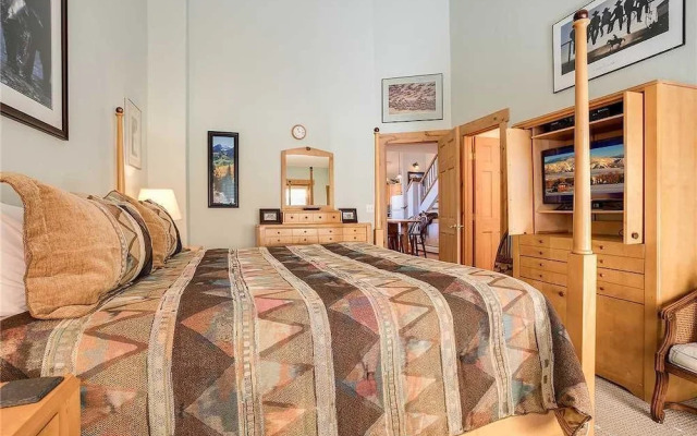 Saddle Creek Townhomes by Pioneer Ridge Management