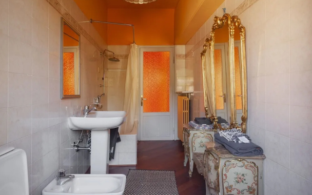 Delightful Holiday Home in Castelleto Ticino with Hot Tub