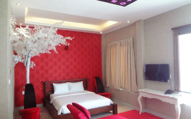 Love Point Hotel