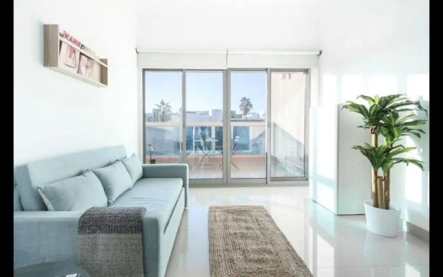 Hometown Apartments - Incredible 4 Bedroom plus maidsroom Villa