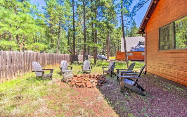 Pinetop Retreat w/ Fire Pit & Game Room!