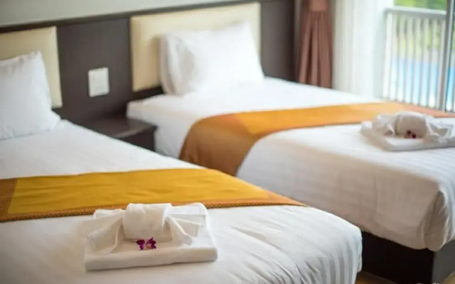 Swan Lake Hotel Sattahip