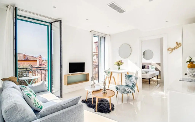 NEW ! SEA VIEW Design + Balcony 203