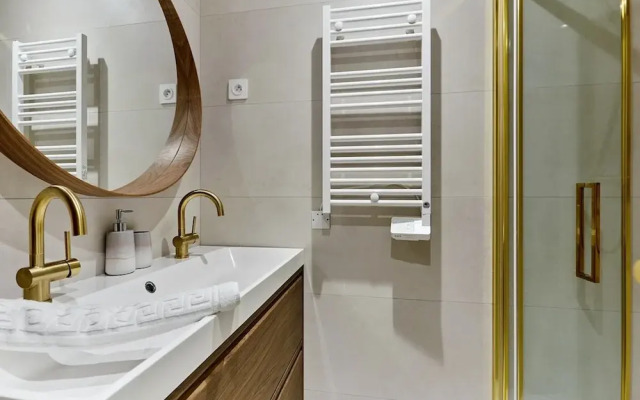 Superb Apartment Center of Paris