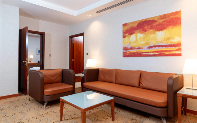 Holiday Inn Suites Kuwait Salmiya