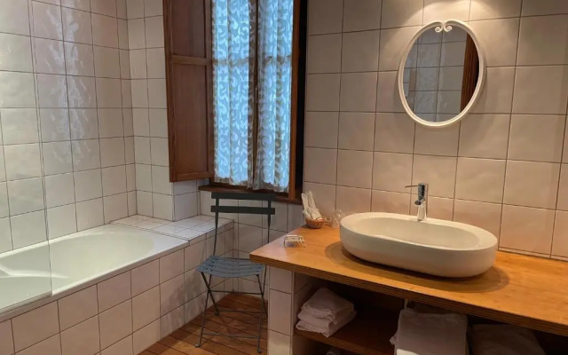 Appartement 110m2, lits faits linge fourni, plein centre, WIFI