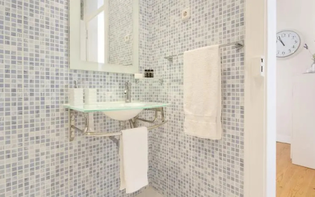 Lisbon Glow Apartment