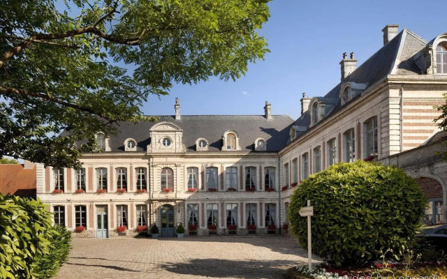 hotelImage