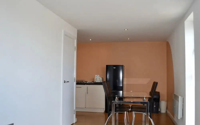 Comfortable 3 Bedroom Apartment in Manchester