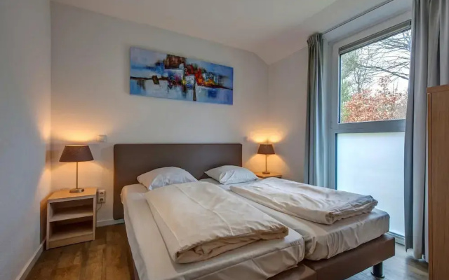 Detached Bungalow with Washing Machine near Lake