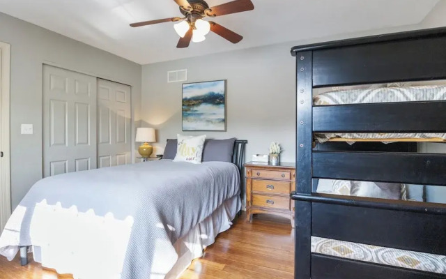 Family-friendly, Dock Enjoyment, Kayaks, Lake View