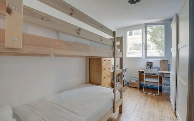 2 bedroom family apartment for 4 people by GuestReady