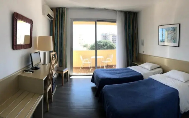 Hotel du Port