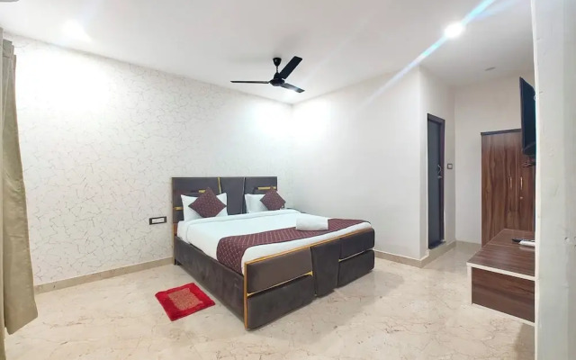 Hotel Ganges Place Varanasi with free AC