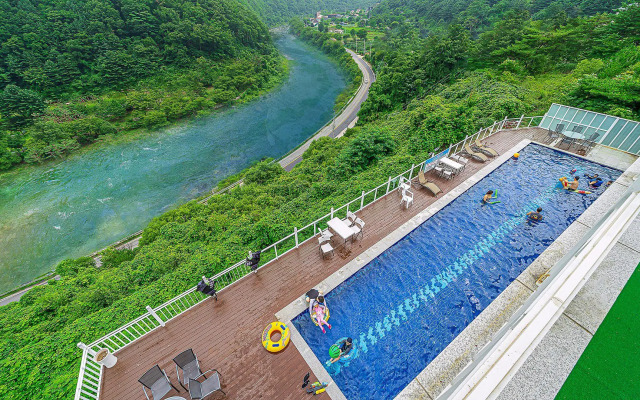 Gapyeong Miramonti Poolvilla