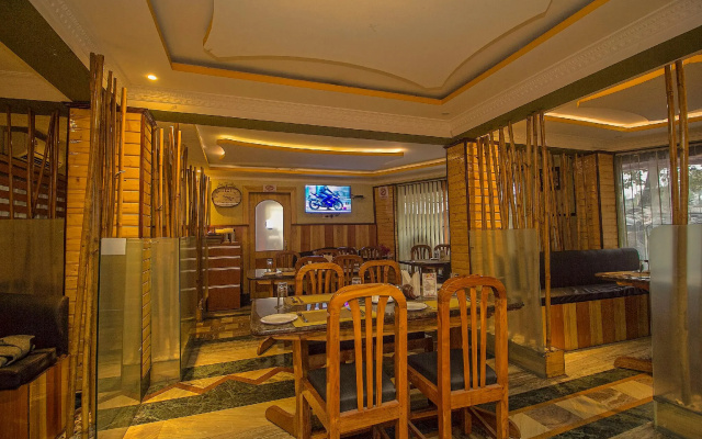 OYO 19314 Gupta's Hotel