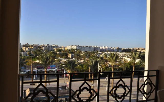 luxury Two bedroom Apartment with sea view