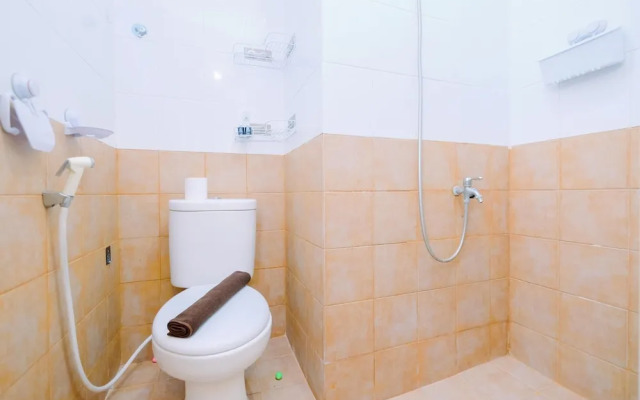 Good Deal And Cozy Studio Green Pramuka City Apartment