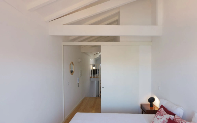 Oporto Invite - River View