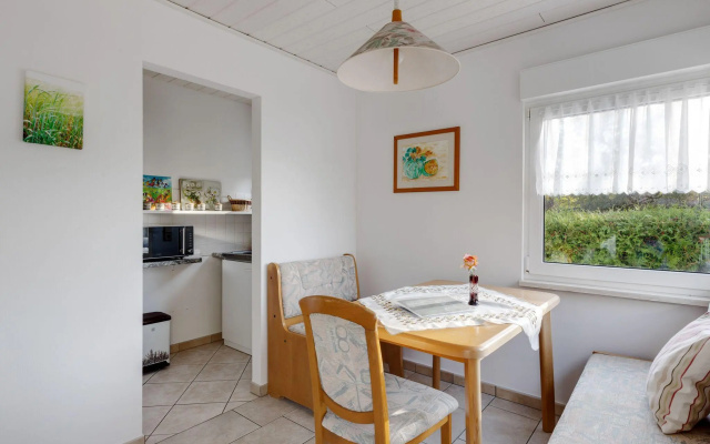 Cozy Bungalow in Werder with Garden