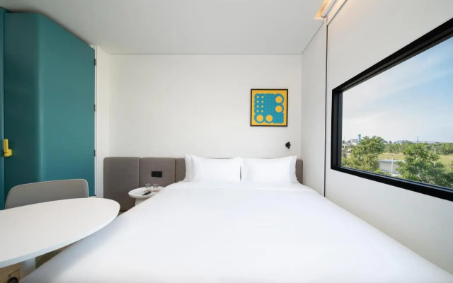 GO Hotel Sriracha at Central Si Racha
