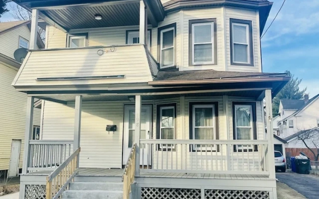 Newly Renovated 2 floor Getaway