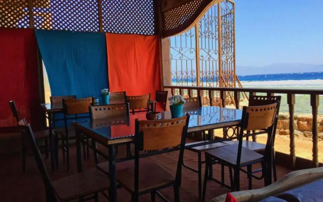 Christina Hotel Beach Palace