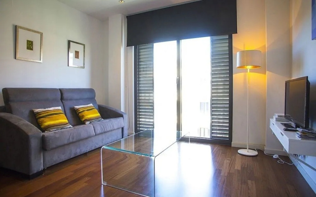 Còrcega Apartments