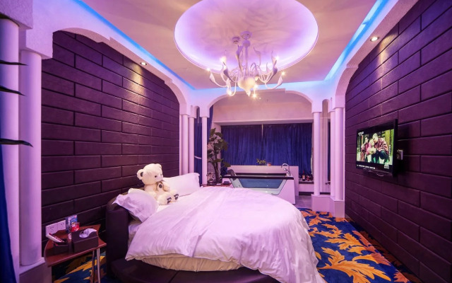 Wuhan Nine-Tailed Fox Art Hotel