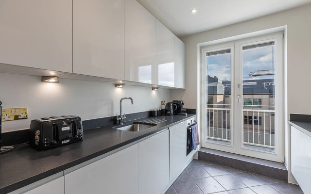 Stylish new flat near Mayfair