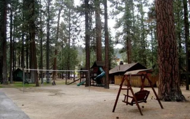 Majestic Moose Lodge - Coptic Village