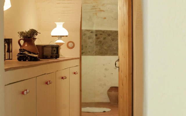 Traditional Restored House for 4 People in Valveralla