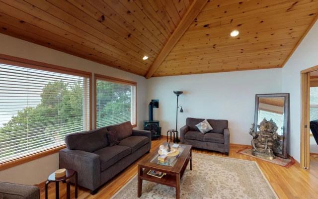 Om  3 Bedroom Home