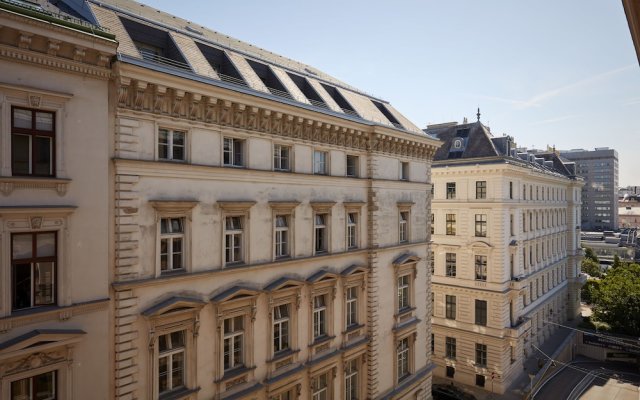 Отель The Ritz-Carlton, Vienna Австрия, Вена - 3 отзыва об отеле, цены и фото номеров - забронировать отель The Ritz-Carlton, Vienna онлайн вид на фасад