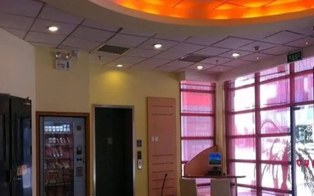 E Hotel