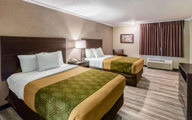 Econo Lodge Inn & Suites