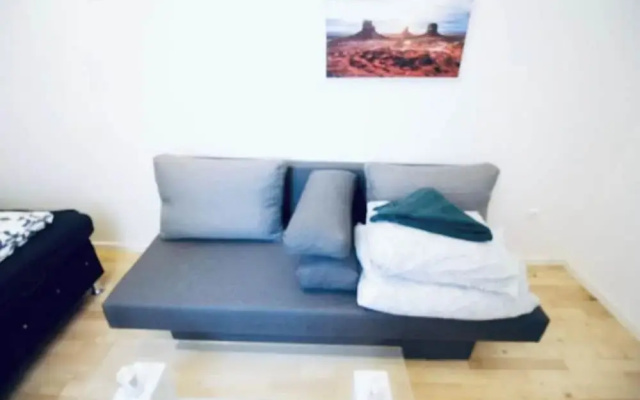 Charming 3BR Apt Close to Augarten Park