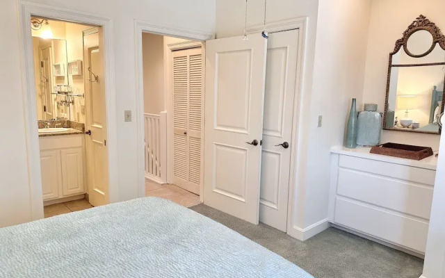 Turtle Cove 3 Bedroom Townhouse by RedAwning