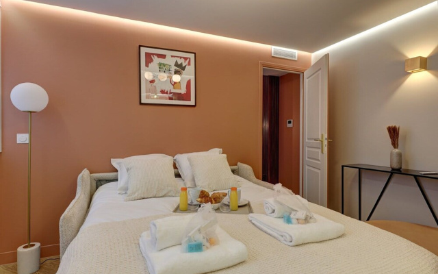 Apartment AC Champs de Mars Eiffel Tower by Studio Prestige